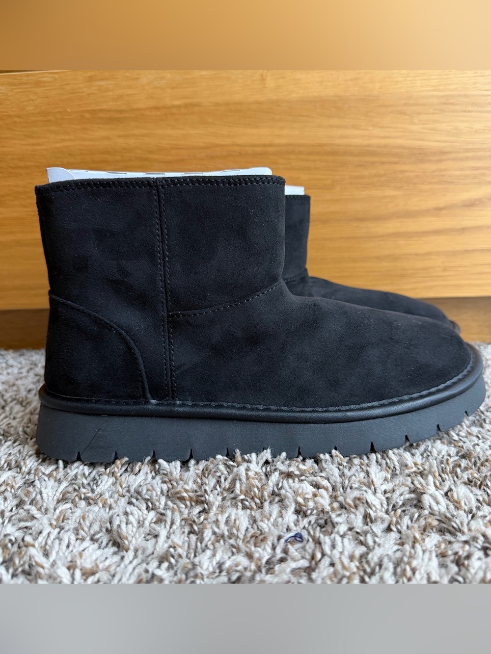 Woman’s Winter Microsuede Boots Universal Thread Black size 7 Brand New